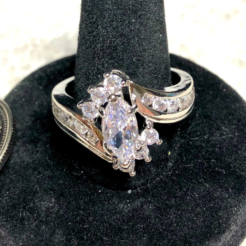 💍💜gorgeous right hand cocktail ring-cubic in silver NWOT-marquise stone …